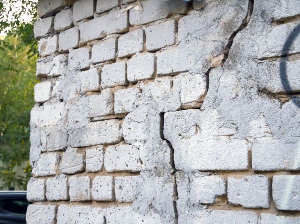 Cracked Brick Wall Repair in Mansfield